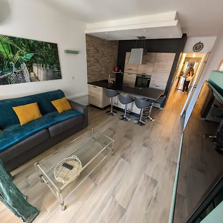 Residence De Vacances Avec Piscine & Transat, A 2 Minutes Des Plages - Bat N2 Vallauris Exterior photo